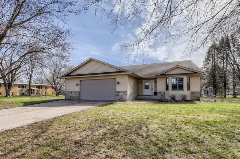 30755 Palmer Ct, Lindstrom, MN 55045