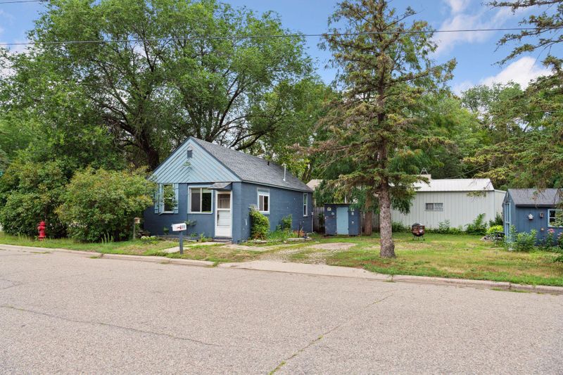 200 Spruce Dr E, Annandale, MN 55302
