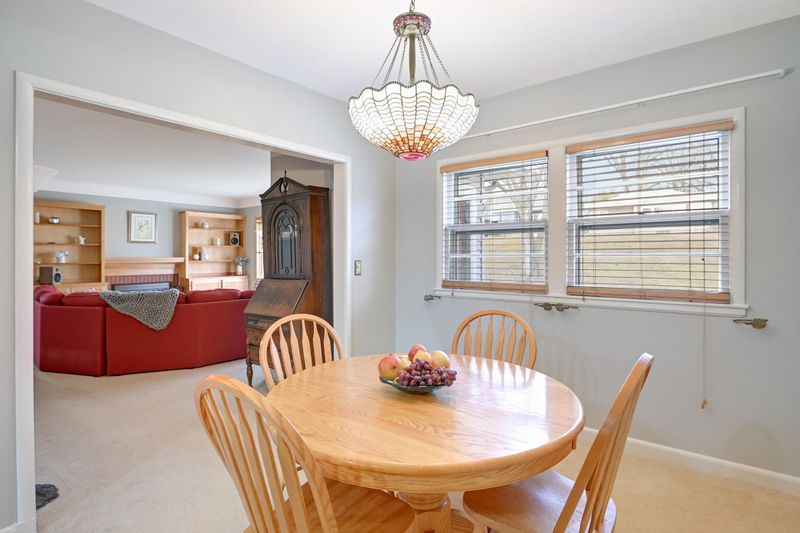 2513 Meridian Dr, Golden Valley, MN 55422
