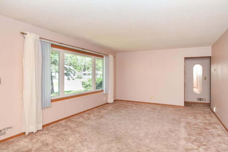 9149 Jefferson St NE, Blaine, MN 55434