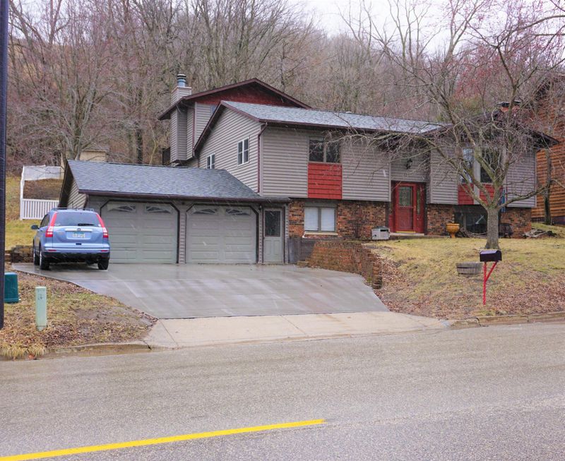 2231 Bush St, Red Wing, MN 55066