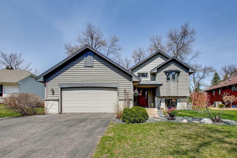 8954 Montegue Ter, Brooklyn Park, MN 55443