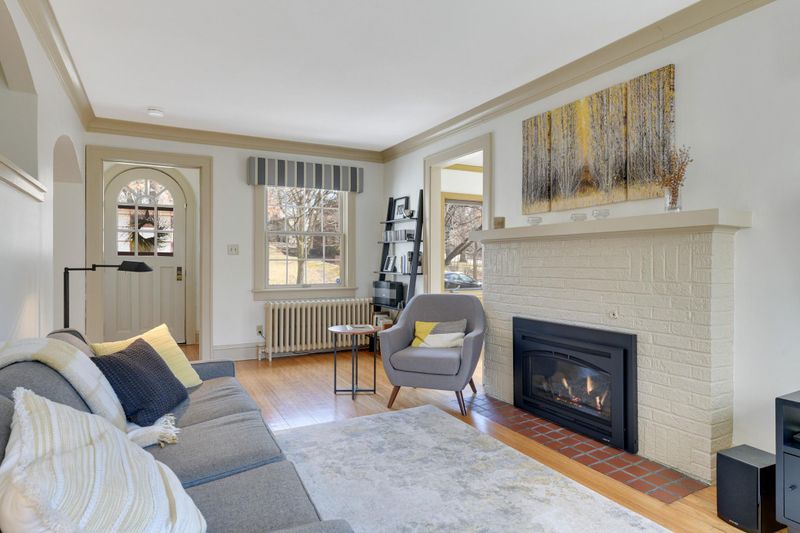 1573 Fulham St, Saint Paul, MN 55108
