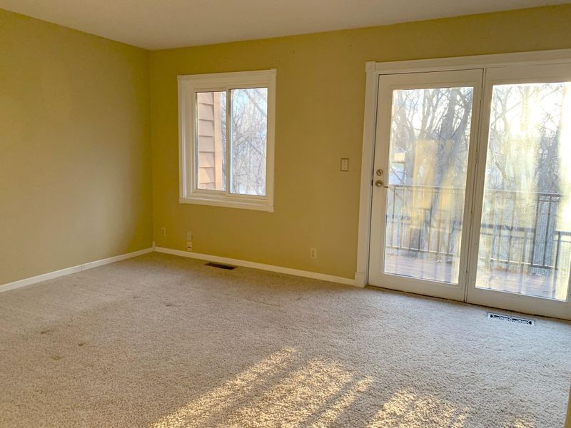 3255 Evergreen Dr, Eagan, MN 55121