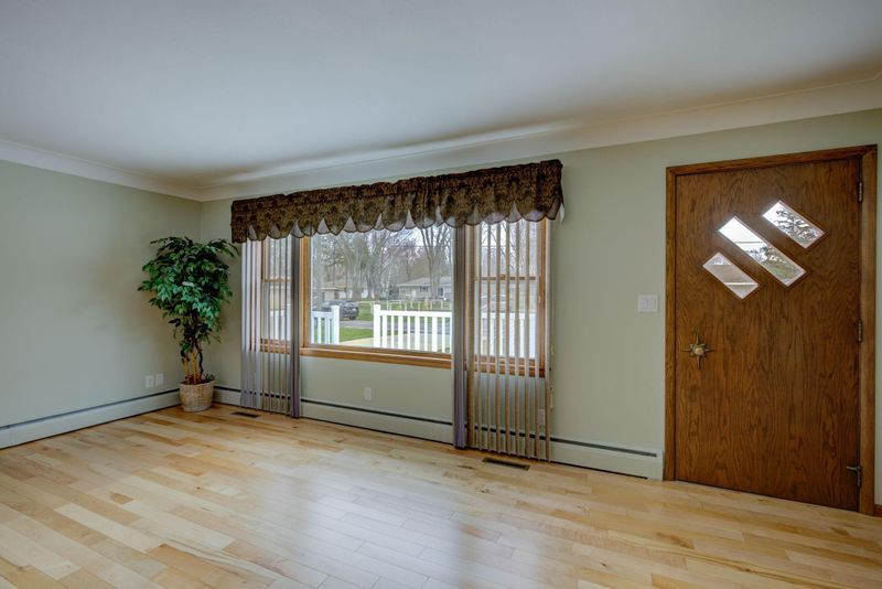 3621 Greenway Rd, Saint Cloud, MN 56301