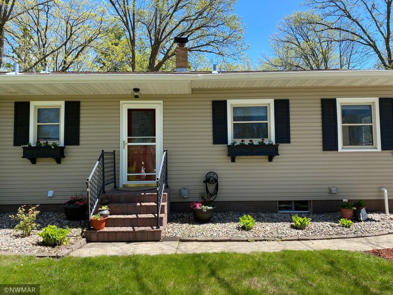 1119 Rossman Ave, Detroit Lakes, MN 56501
