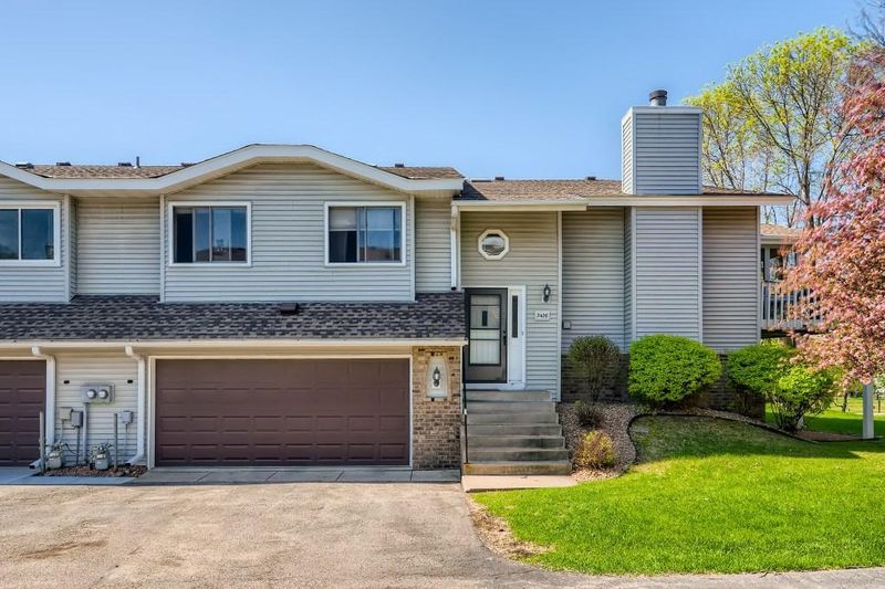 3426 Juliet Dr, Woodbury, MN 55125