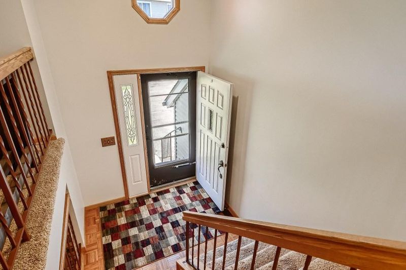 3426 Juliet Dr, Woodbury, MN 55125