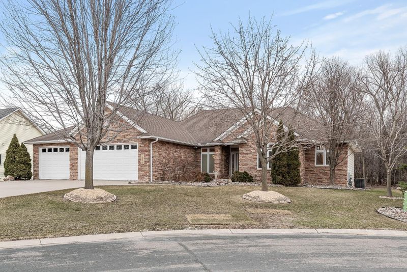 7265 Hidden Hollow Ct, Mounds View, MN 55112