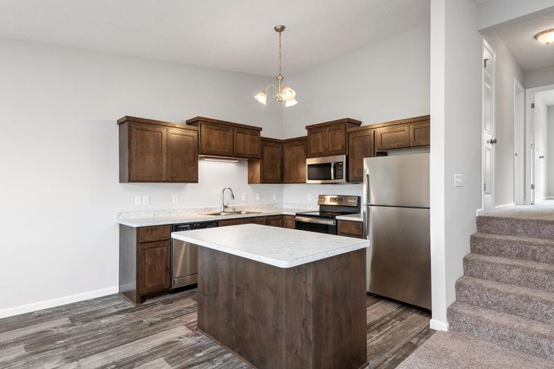 8511 Gateway Cir, Monticello, MN 55362