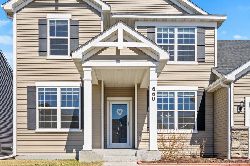 660 Hipp Cir, New Brighton, MN 55112