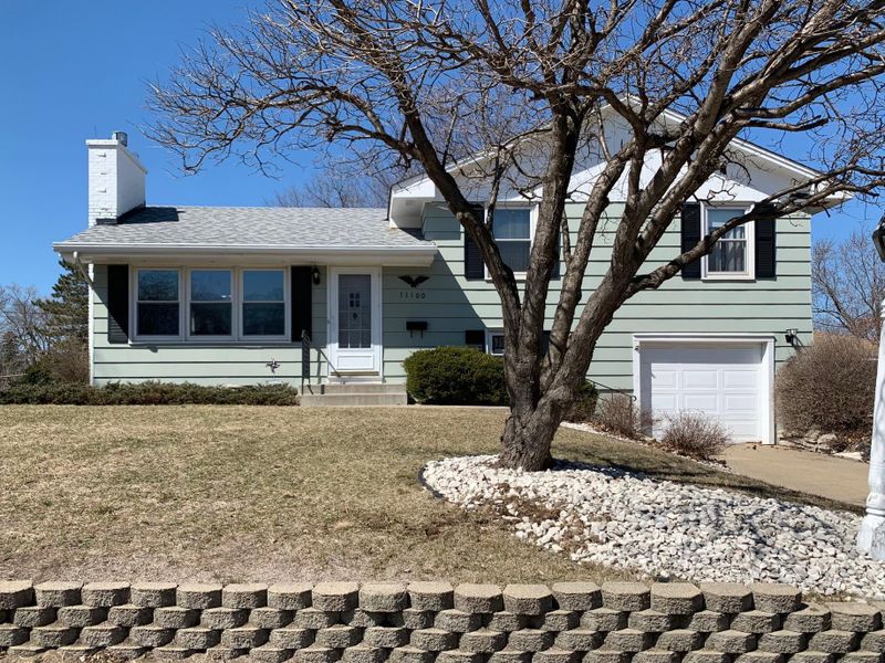 11100 Quinn Ave S, Bloomington, MN 55437