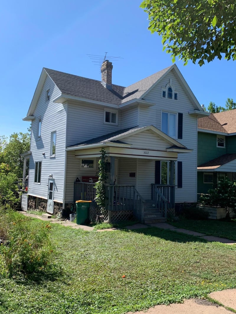 1622 E 3rd St, Duluth, MN 55812