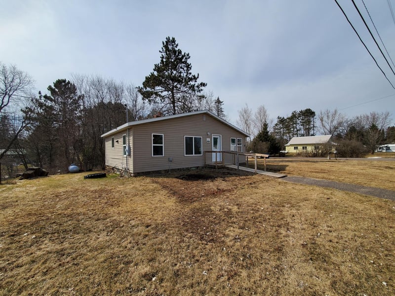975 N Lincoln Ave, Exeland, WI 54835