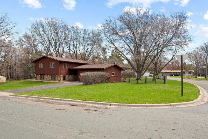 4284 Nancy Pl, Shoreview, MN 55126