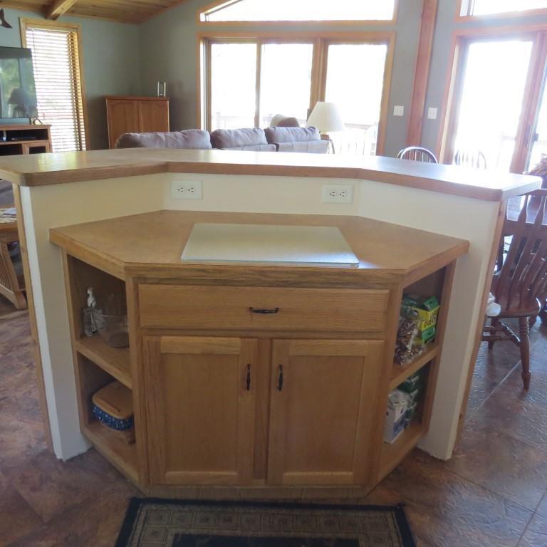 9002 Bear Island Cabin Dr, Babbitt, MN 55706