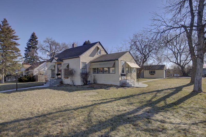 1468 Albemarle St, Saint Paul, MN 55117
