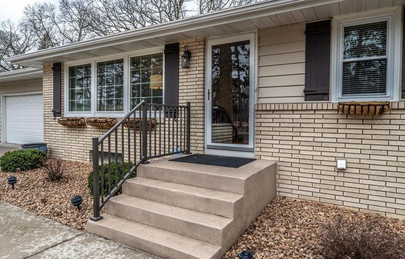 171 Rickard Rd NE, Fridley, MN 55432