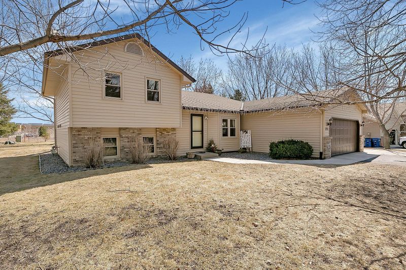 1728 York Dr, Saint Cloud, MN 56303