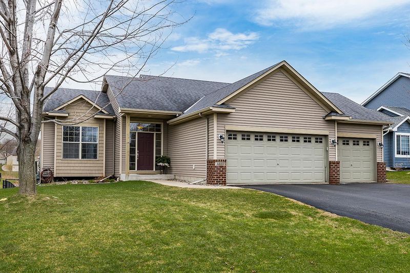 2335 Coldwater Crossing, Mayer, MN 55360