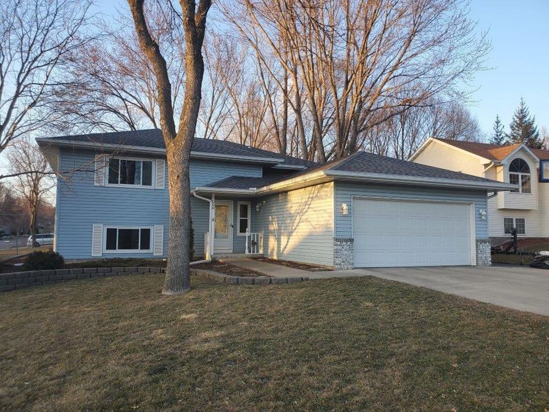 1004 3rd St SE, Faribault, MN 55021