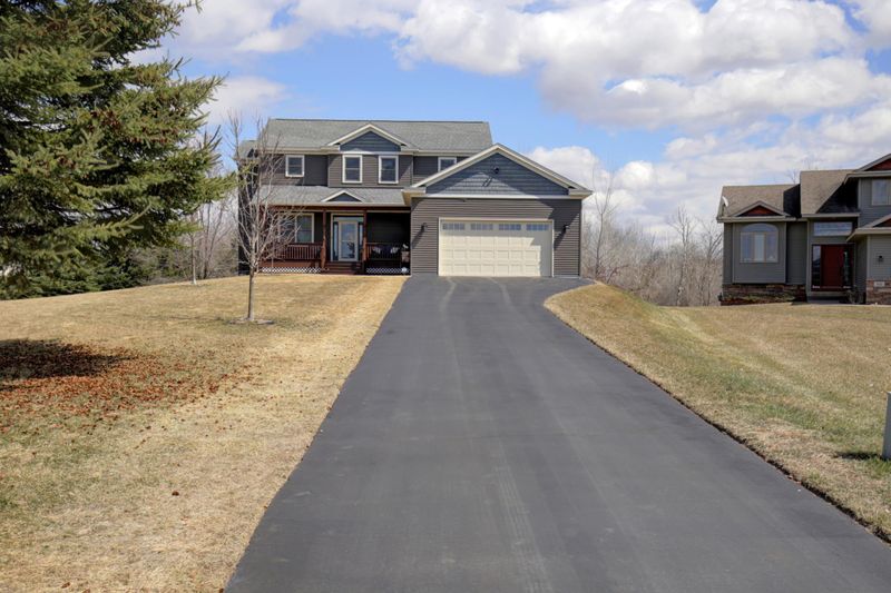 506 9th Ave Ct NE, Isanti, MN 55040