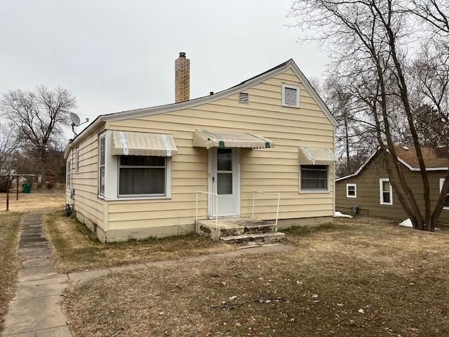 305 SW 5th St, Brainerd, MN 56401