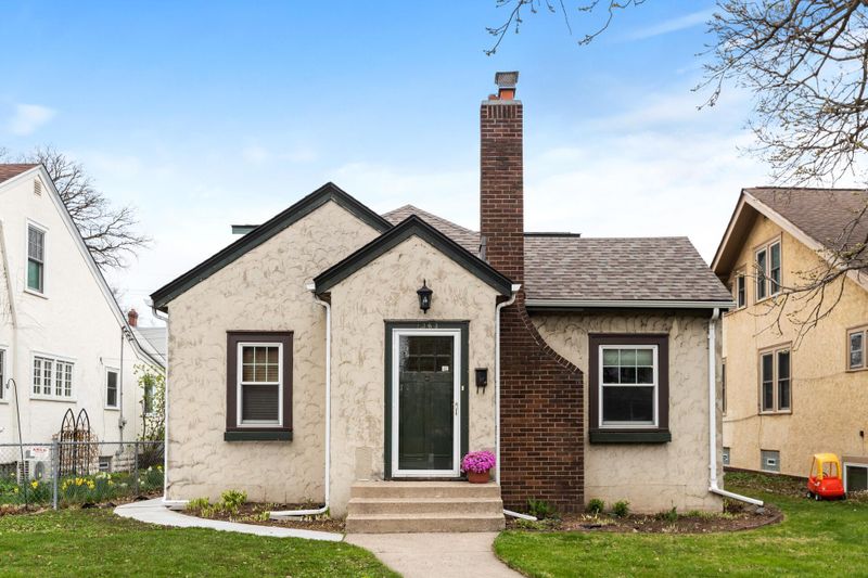 1363 Como Ave, Saint Paul, MN 55108