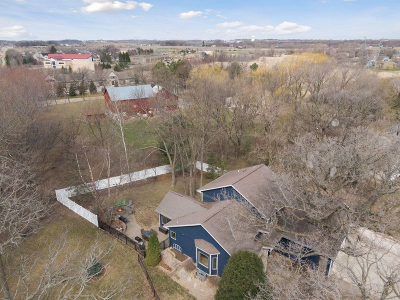 1628 Royal Oak Dr, Chaska, MN 55318