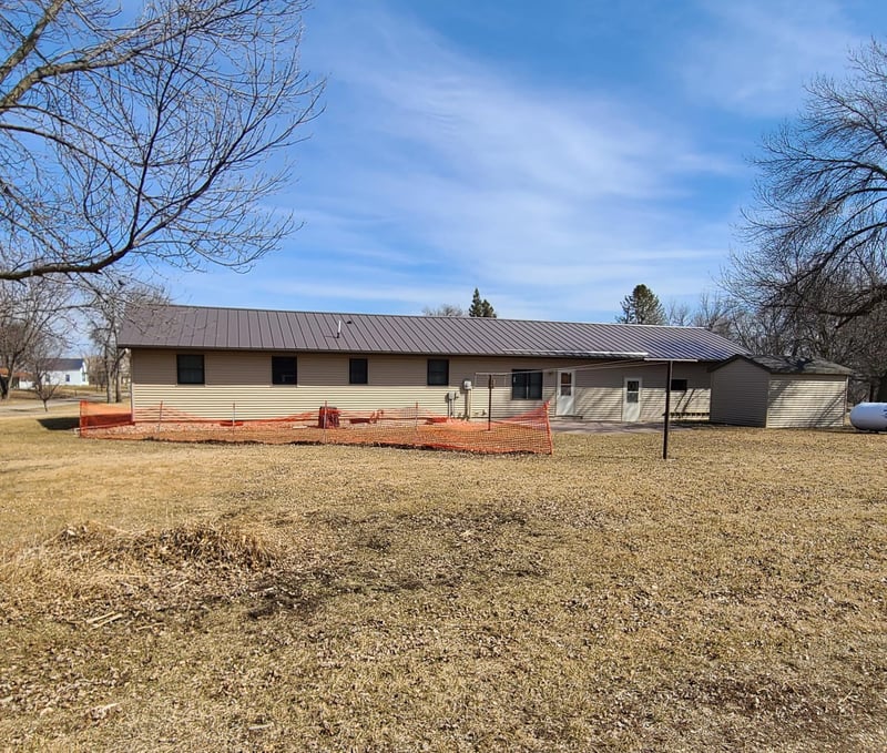 205 N Ross St, Hardwick, MN 56134