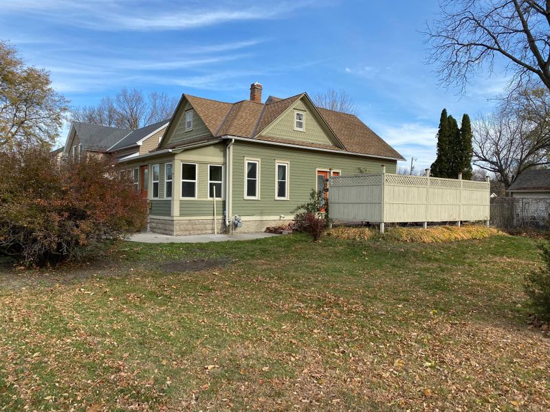 421 Carney Ave, Mankato, MN 56001