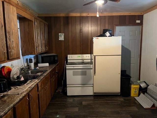 51 Main St, Flensburg, MN 56328