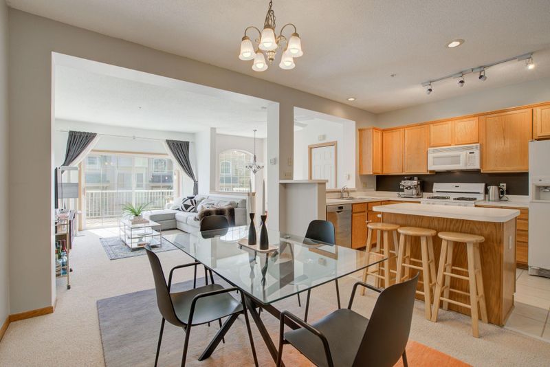 808 Fairfield Cir #38, Minnetonka, MN 55305