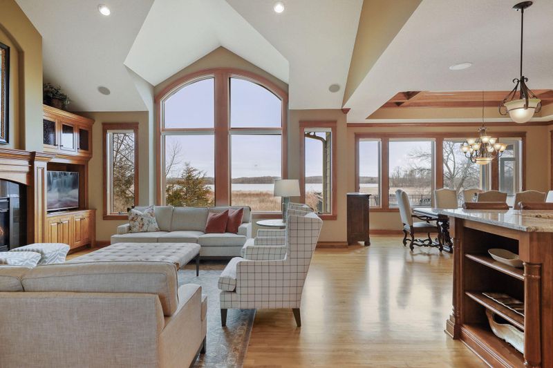 8565 Squire Ln, Maple Plain, MN 55359