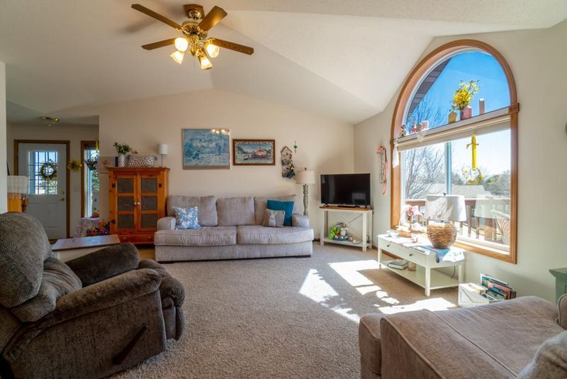 3020 Old Orchard Rd #34, Eau Claire, WI 54703