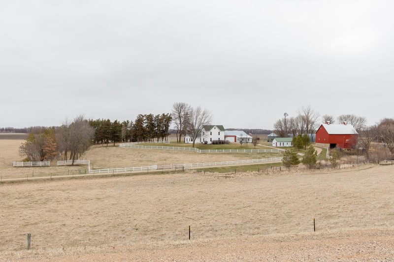 6876 230th St W, Belle Plaine, MN 56011