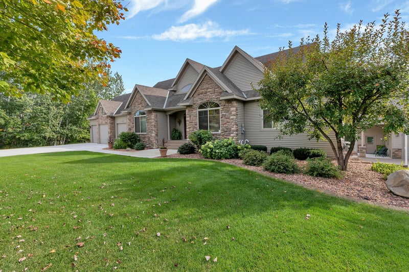 5449 Garden Hills Dr, Saint Augusta, MN 56301