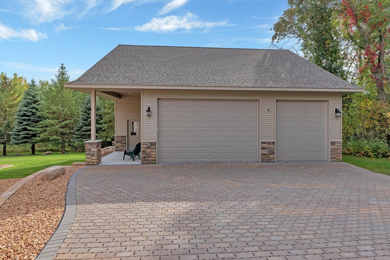 5449 Garden Hills Dr, Saint Augusta, MN 56301