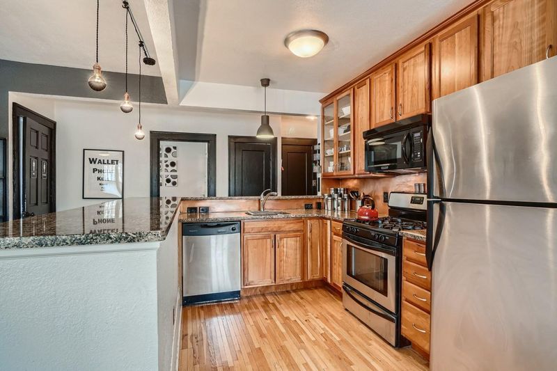 3520 Emerson Ave S #102, Minneapolis, MN 55408