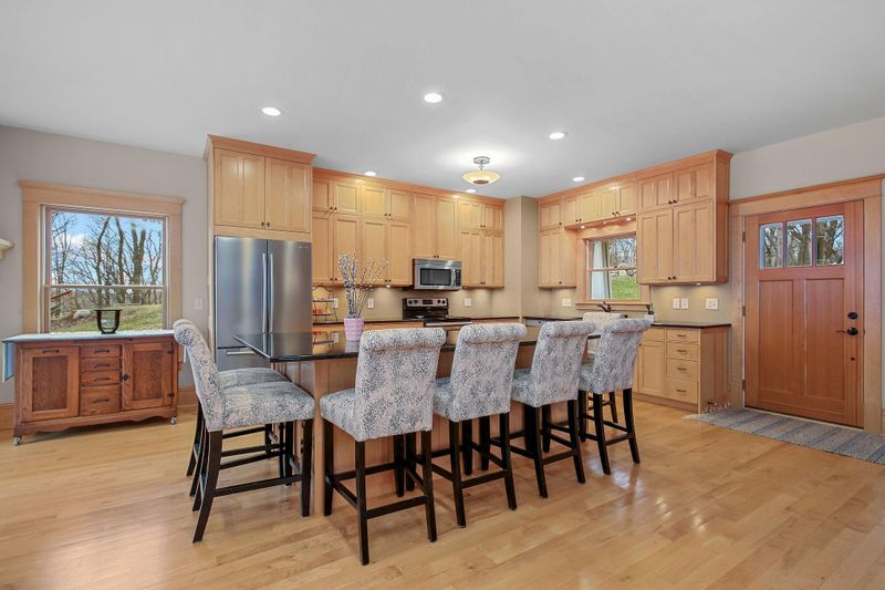 625 Beachwood Rd, South Haven, MN 55382