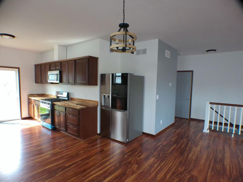 971 Hammer Ave, Saint Paul, MN 55106