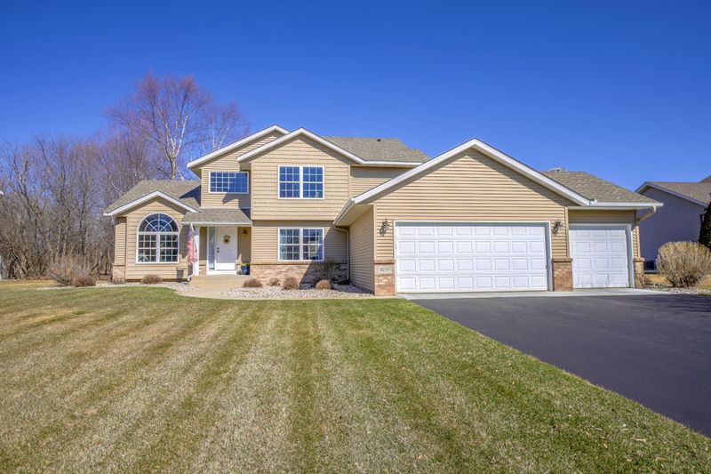 9270 Creek Way, Savage, MN 55378