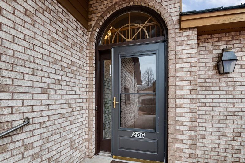 1201 Golf Course Rd #206, Monticello, MN 55362