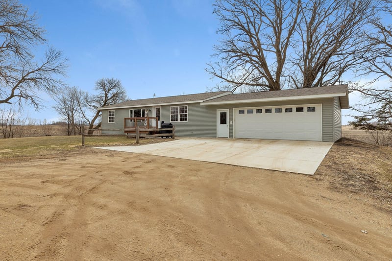 20375 160th St NE, Hawick, MN 56273