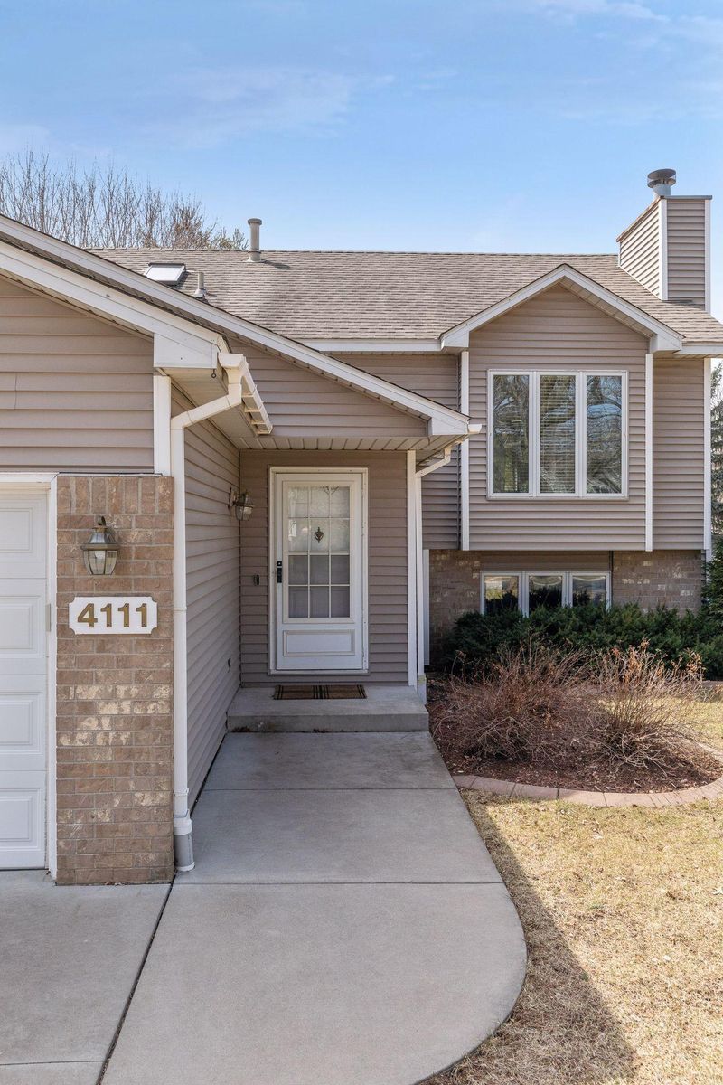 4111 States Ave, Eagan, MN 55123