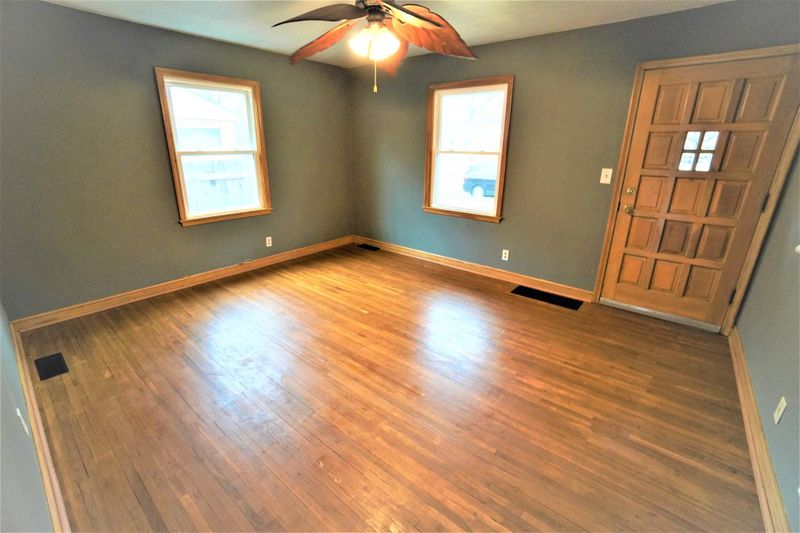 2136 Reaney Ave E, Saint Paul, MN 55119