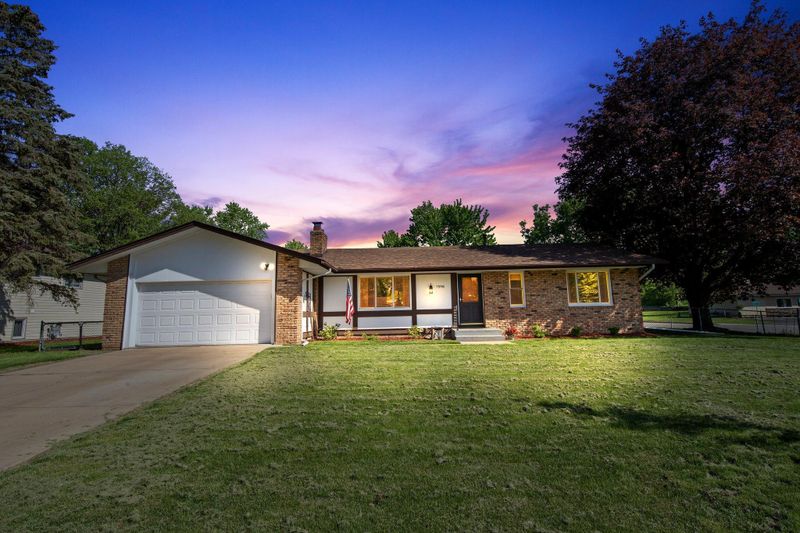 7598 Hillside Trl S, Cottage Grove, MN 55016