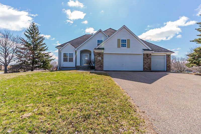 9101 Overlook Ln, Champlin, MN 55316