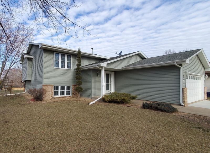 19465 Eureka Ave W, Farmington, MN 55024
