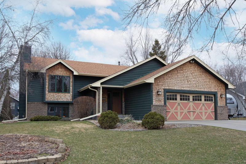 17266 Greentree Pa, Lakeville, MN 55044